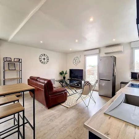 Apartment Joli Meuble Equipe
