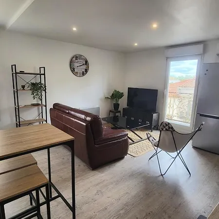 Joli Meuble Equipe Apartment