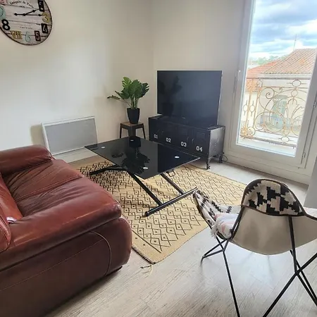 Joli Meuble Equipe Apartment