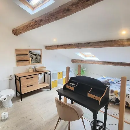 Apartment Joli Meuble Equipe *